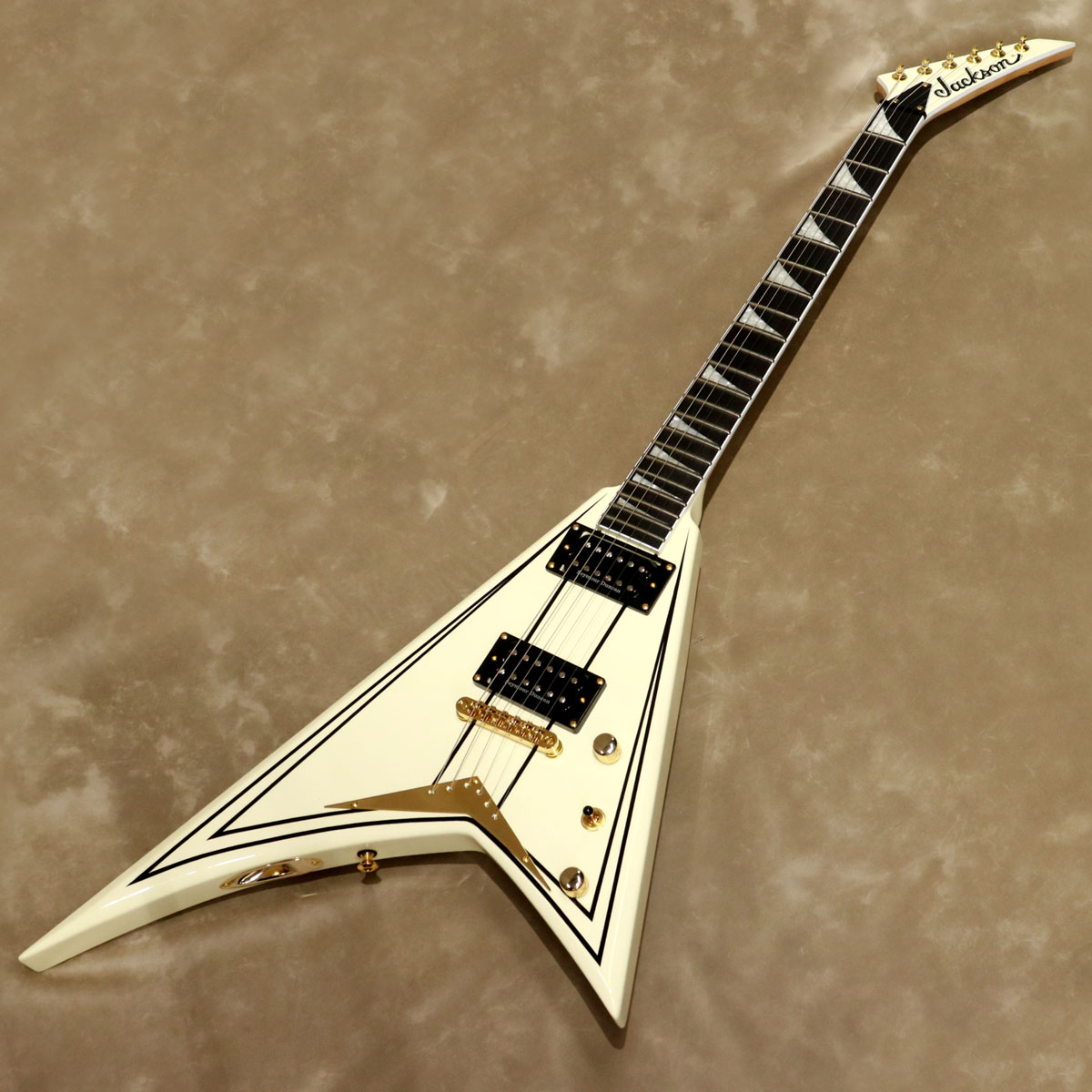 Jackson proシリーズ RRT-3 アイボリー ランディ　スルーネック Jackson ( ジャクソン ) Pro Series Rhoads RRT-3, Ivory with
