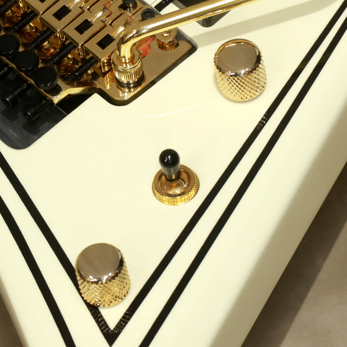 Jackson ( ジャクソン ) Pro Series Rhoads RR3， Ivory with Black Pinstripes_6