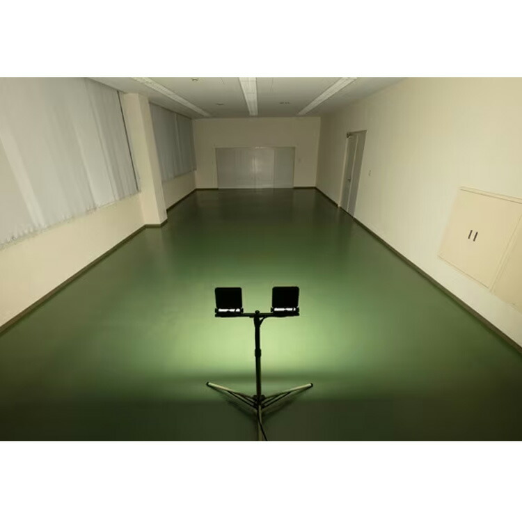 LEDスタンドライト 10000lm 投光器 三脚 防水 10000lm アイリスオーヤマ  長寿命 昼白色 防雨型 屋外 屋内 屋外照明 外灯 LED作業灯 角度調節 LWTL-10000STの画像