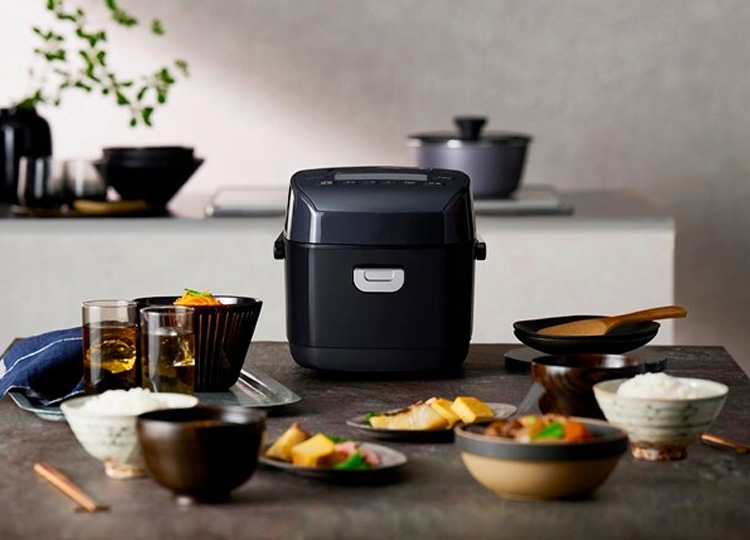 【美品】アイリスオーヤマ　RC-PDA30-B 銘柄炊き　圧力　IHジャー炊飯器 炊飯器 3合 圧力IH 50銘柄炊き RC-PDA30-B 極厚火釜 ブラック