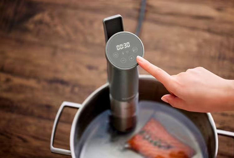 アイリスオーヤマ 低温調理器 LTC-04-W オフホワイト : カネマサかな