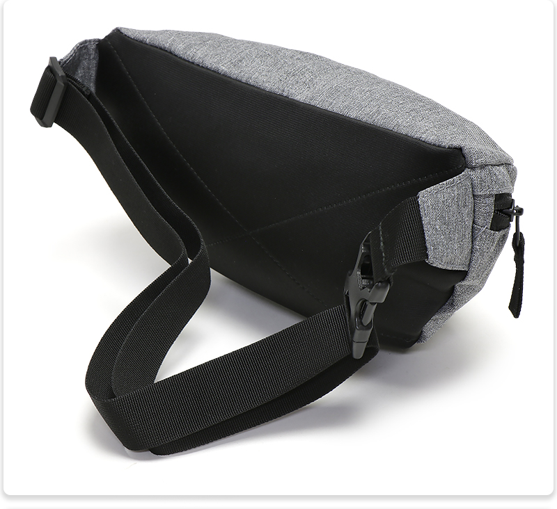 UNDER ARMOUR（アンダーアーマー） ボディバッグ 斜め掛け 撥水