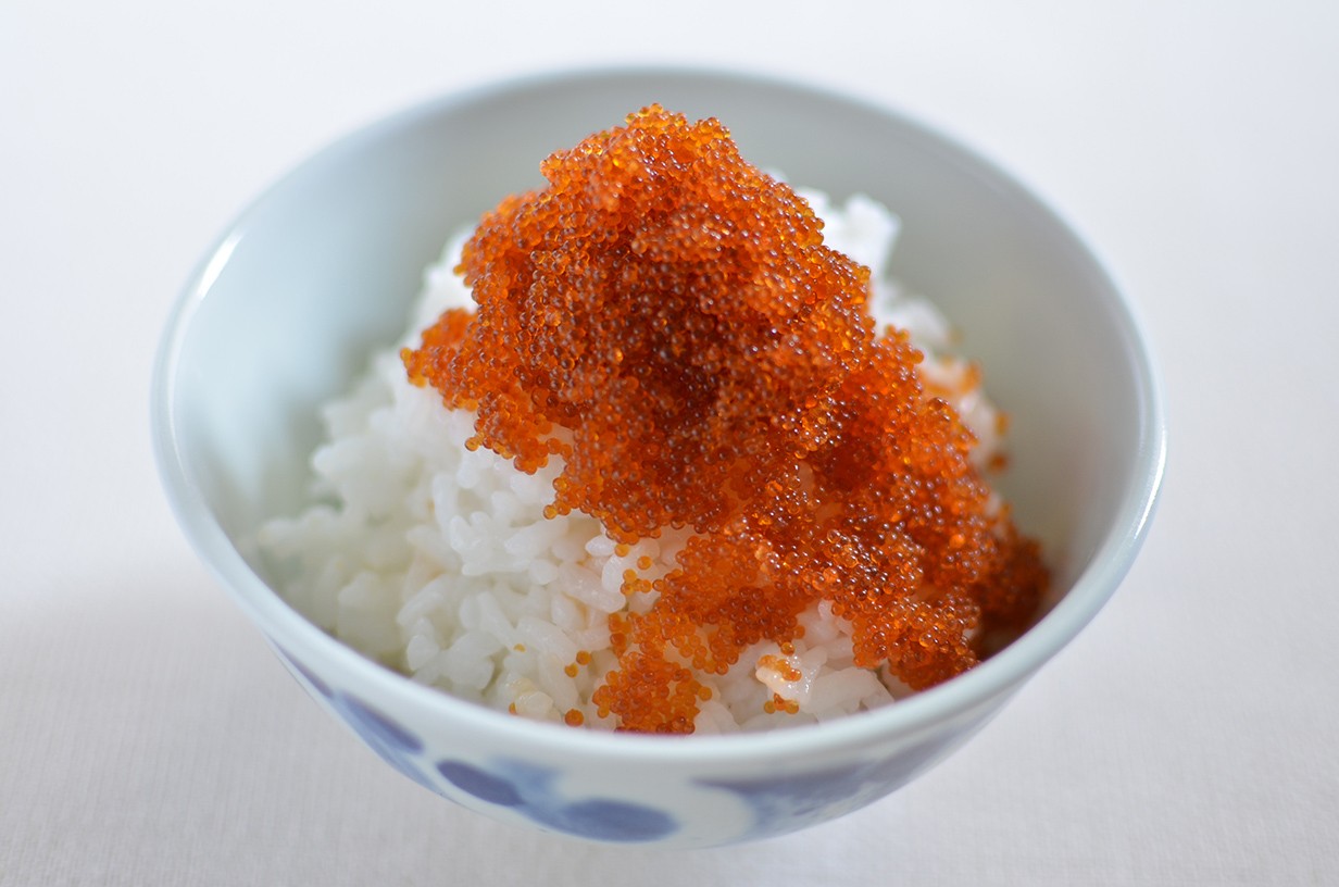 あったかご饭にたっぷりかけて,「とびっこ丼」おすすめです!