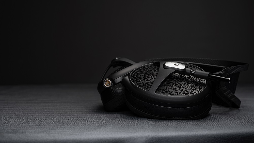 MEZE AUDIO メゼオーディオ 平面磁界型ドライバー搭載 開放型