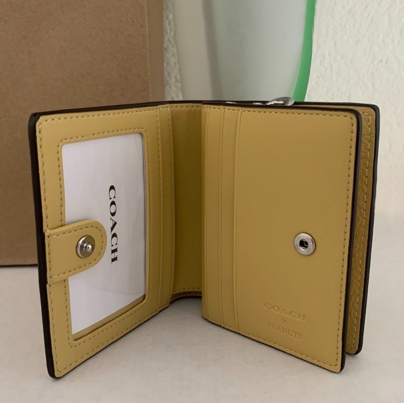 【極美品】COACH X PEANUTS 二つ折り財布 ラウンドジップ PVC Amazon | [コーチ] COACH X PEANUTS コーチ x スヌーピー コラボ
