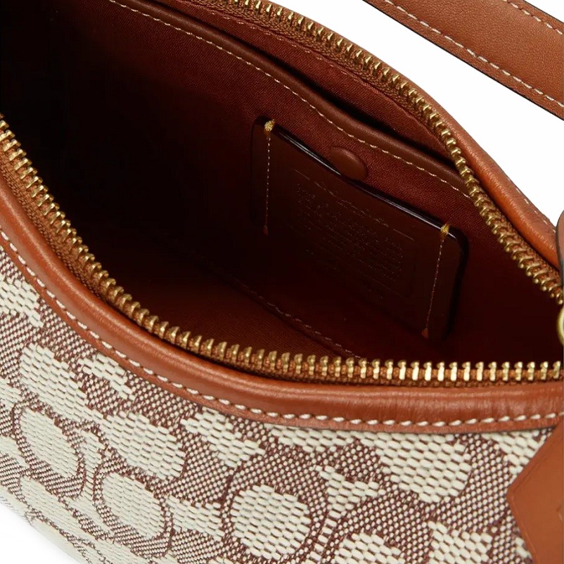 COACH ANA創立50周年商品「コーチ　シグネスチャーバックスモールジップ」 COACH ANA創立50周年商品「コーチシグネスチャーバックスモール