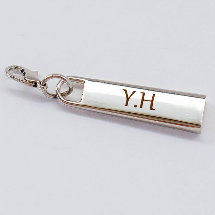 ファスナーチャーム　チャーム　キーホルダー　プレゼント　ギフト　誕生日　記念品　名入れ ファスナー チャーム UL | 名入れギフトKARIN | 01