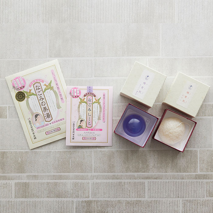 ギフト　プレゼント　楊貴肌(よきはだ)ぷるぷる玉せっけん　玉ぱふ　下呂膏物語なごみしーと　下呂膏の湯/なごみの美湯　4点セット | 名入れギフトKARIN | 01