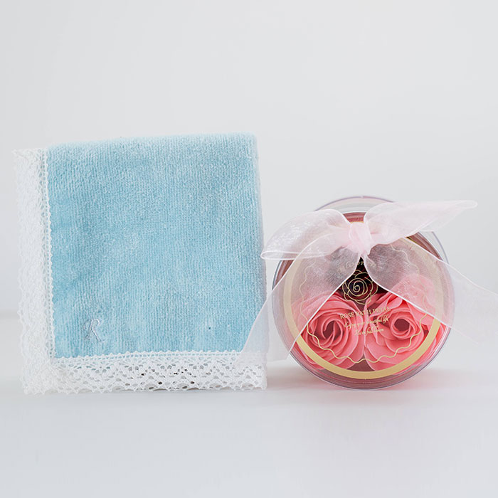ハンカチ　フラワーソープ　名前刺繍　名入れ　プレゼント　ギフト　名入れ イニシャル ハンカチ レース ＆ ブルームンローズバスペタル　母の日　結婚記念日 | 名入れギフトKARIN | 02