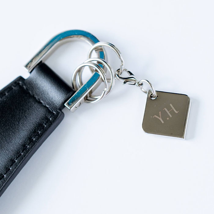 キーホルダー　靴べら　名入れ　プレゼント　ギフト　名入れプレート付き シューホーンキーホルダー ブラック UL　誕生日プレゼント　就職祝い | 名入れギフトKARIN | 02