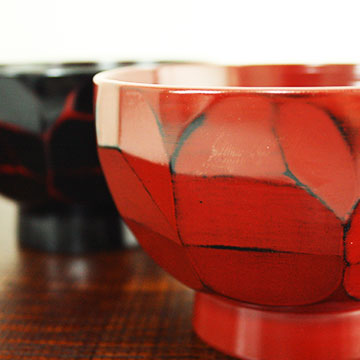 雑煮椀 お椀 筋彫り亀甲椀 赤 黒 全2種 慶弔 法事 法要 : 曲げわっぱ