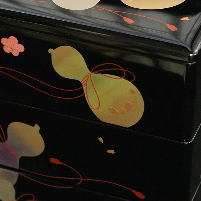 【美品】木製 漆器 三段重 黒塗 重箱 お重 黒 内朱 会津塗り 重箱 3段 日本製 国産 会津漆器 6.0 三段重共足 ひさご 黒 内朱 6寸 5