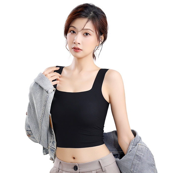 自然な美シルエット。着るだけでキレイに見えるシームレスタンク