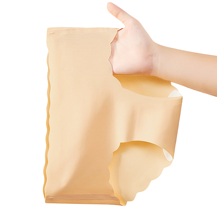 締め付けゼロ サラサラ軽い素肌に溶け込むシームレスショーツ