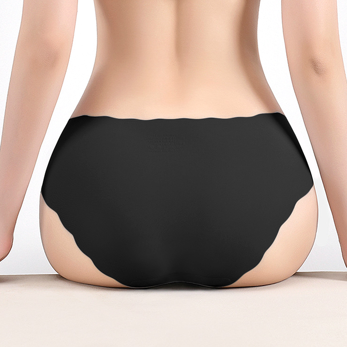 締め付けゼロ サラサラ軽い素肌に溶け込むシームレスショーツ