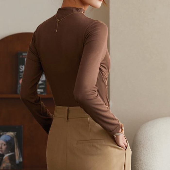 【送料無料】さらっと軽い着心地の10分袖モックネックインナー