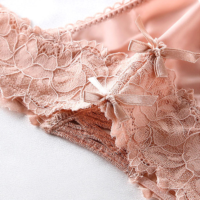 編み込みリボン風デザインのサテンTバック