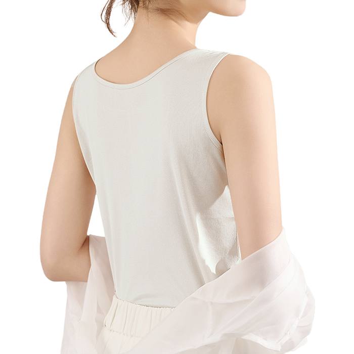 夏は涼しく、冬は暖かい!一度着たら戻れないSILKタンクトップ