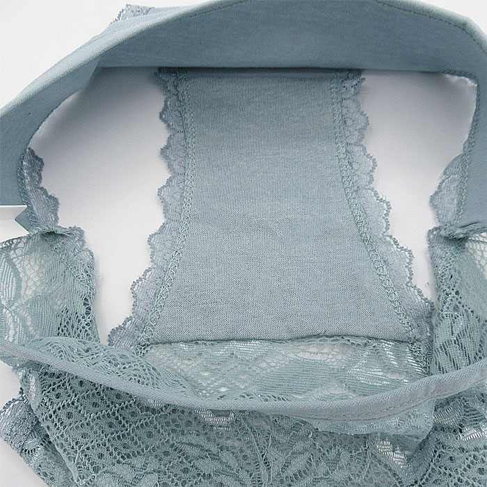 前面は綿素材で後面はセクシーなストレッチレースのショーツ