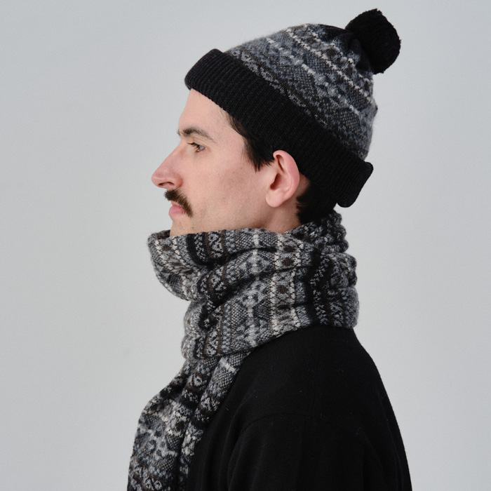 Nine Tailor（ナインテイラー） ニット帽 ボンボン付きニットキャップ