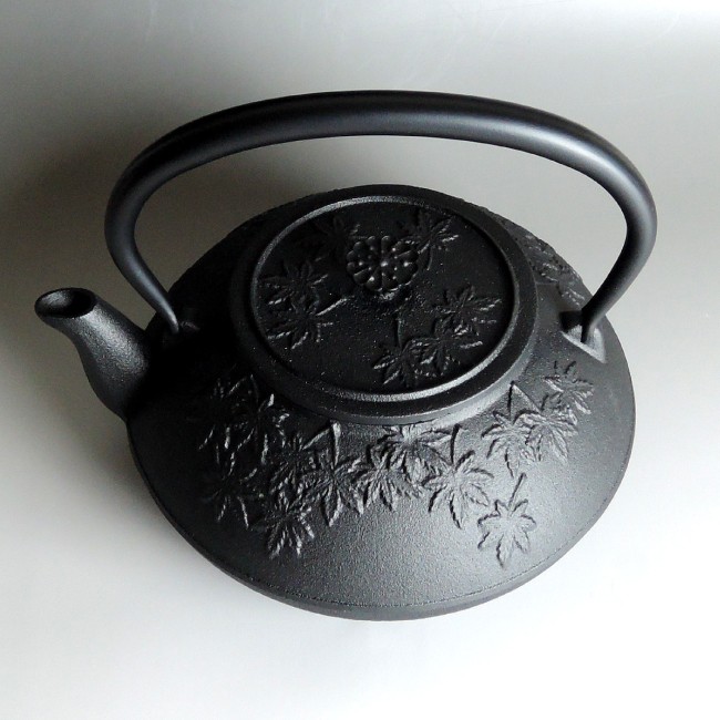 南部鉄瓶 南部鉄器 「お茶々もみじ」 本場岩手産南部鉄瓶 お茶々もみじ