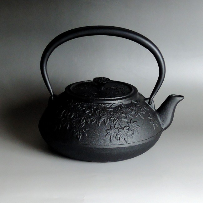 南部鉄瓶 南部鉄器 「お茶々もみじ」 本場岩手産南部鉄瓶 お茶々もみじ