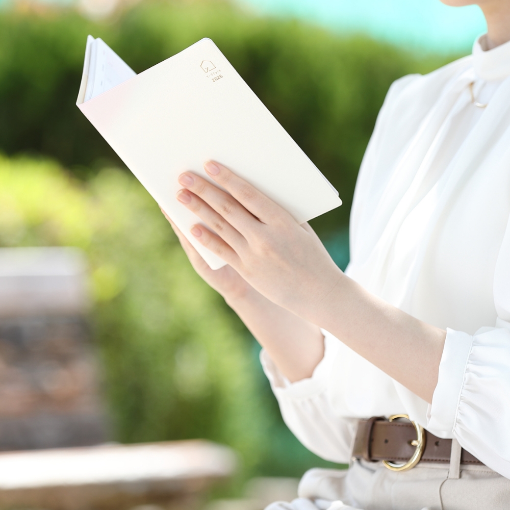 Y-Style ワーキングマザーの手帳 2026年 1月始まり 3月終わり B6 家族手帳 ファミリー手帳 ワーママ スケジュール帳 | YーStyle | 26