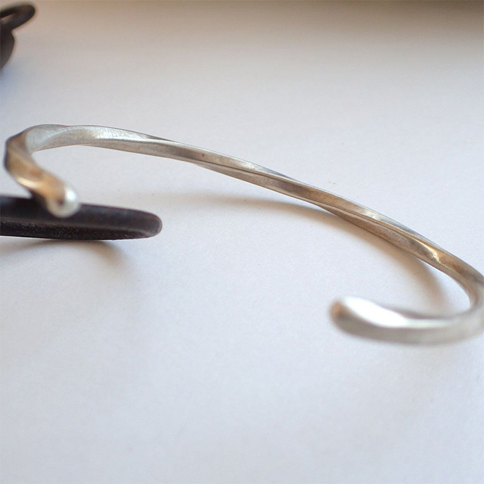 Mananas twisted bangle マナナス silver 925 MANANAS（マナナス） 30%OFFセール Twisted Bangle -SLIM/LADY'S SIZE