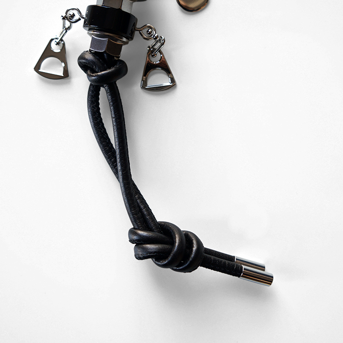 小物 ITTI ITTI（イッチ） CRISTY ROBOT KNOT CHARM / STCOW クリスティロボット