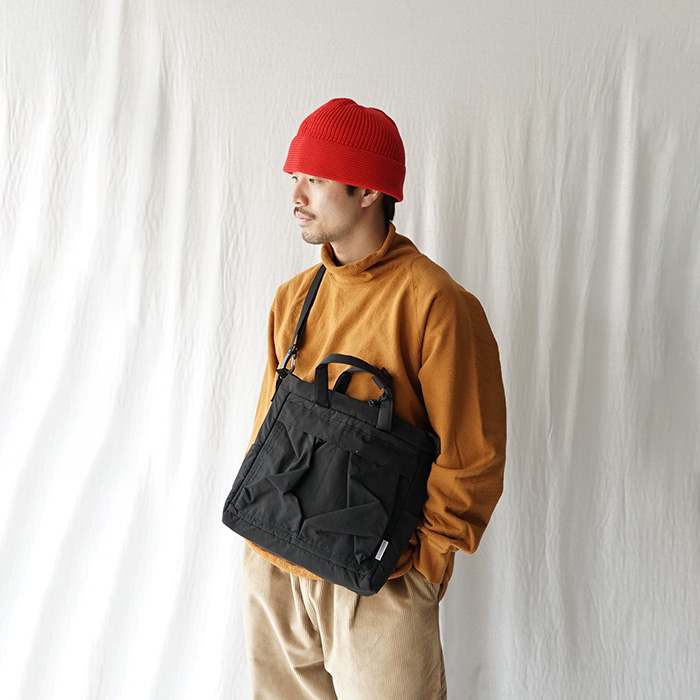 ヘルメット　ショルダーバッグ　　ハンドメイド　ガテン系 mrd241104dsc03121.jpg