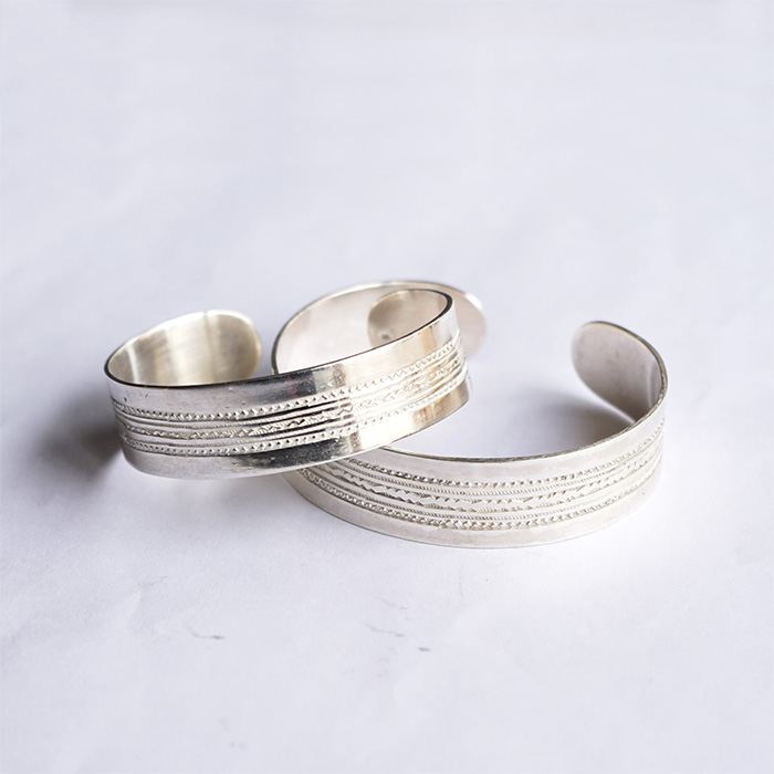 新品/未使用品 トゥアレグ族バングル　シルバー製 TUAREG JEWELRY トゥアレグジュエリー A19 バングル シルバー