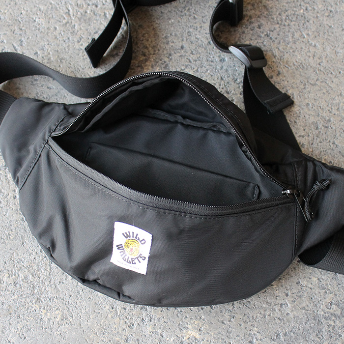WILD WALLETS　総柄ファニーパック未使用 made in usaバンズ WILD WALLETS ワイルドウォレット Funny Pack ショルダーバッグ