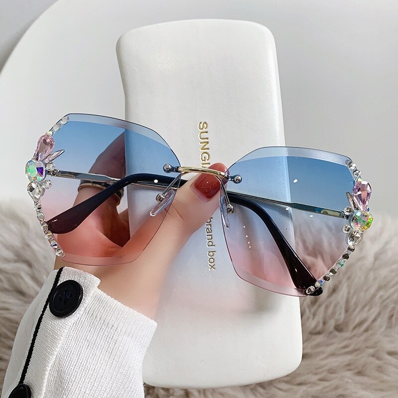 CHANEL　リムレス　サングラス　ラインストーン　ピンク　グラデーション　縁無 レトロな女優サングラス リムレス ラインストーン ヴィンテージ