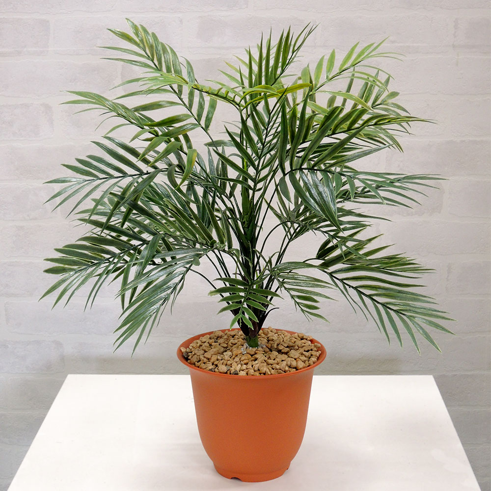 人工観葉植物のディスプレイ