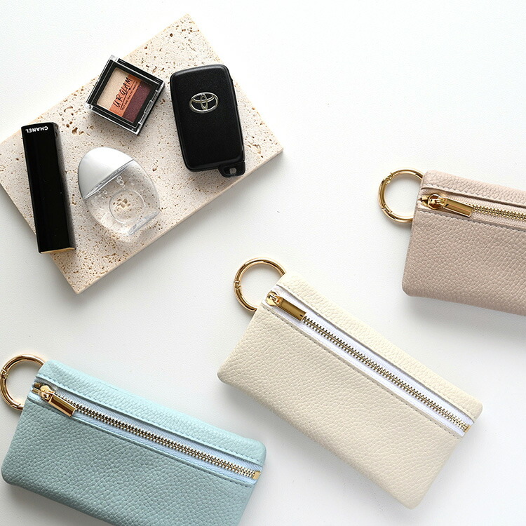 美品　オフホワイト　Y013 カラビナ付き　ジップウォレット　ミニ財布　小銭入れ sohaot69_01.jpg