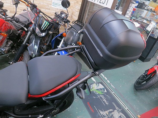 Amazon | GIVI(ジビ) バイク用 リアボックス モノロック 27L