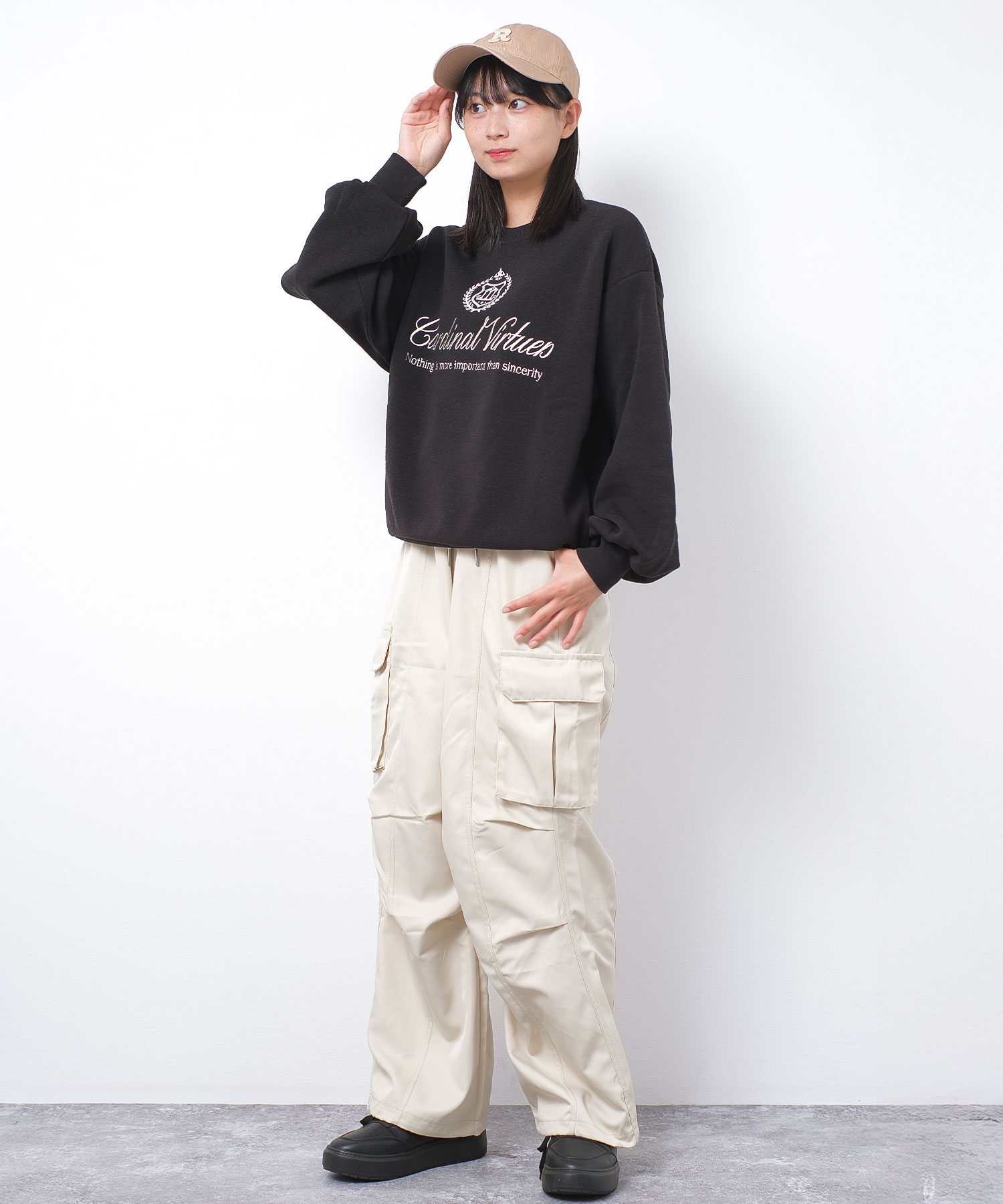 RiCO SUCRE（リコシュクレ） 子供服 女の子 裏起毛プルオーバー 筆記体 