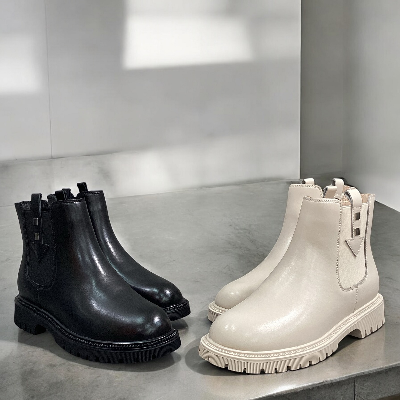 Ninos ニーニョ　ショートブーツ　サイドゴアブーツ　美品 Ninos ニーニョ ショートブーツ サイドゴアブーツ 美品