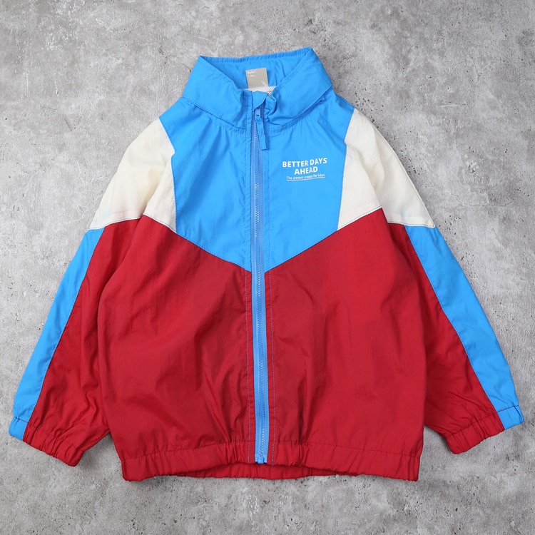 DILASH（ディラッシュ） 30％OFFセール ウインドブレーカー フード収納