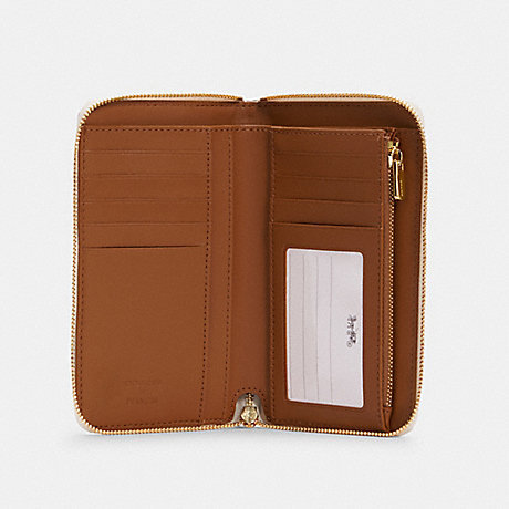 コーチ レザー財布 Coach アウトレット シグネチャー 登場大人気アイテム Peanutsコラボ スヌーピー ミディアム財布 クリスマスプレゼント C4604 コーチ レザー財布 Coach アウトレット シグネチャー 登場大人気アイテム Peanutsコラボ スヌーピー ミディアム財布 クリスマスプレゼント C4604