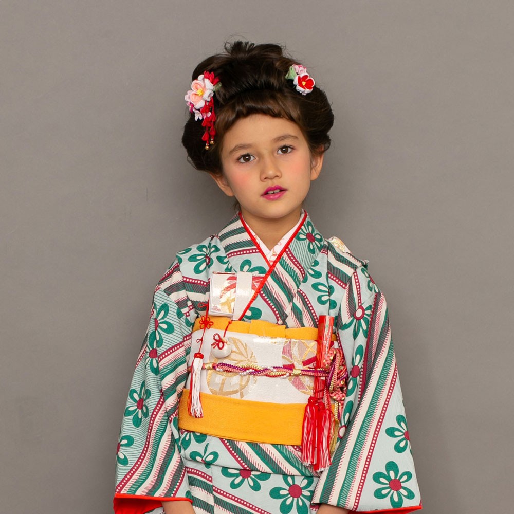 着物　七五三 110cm MODEL 倉島 愛心莉 110cm 永谷咲笑 90cm 紅一点新作着物の撮影を
