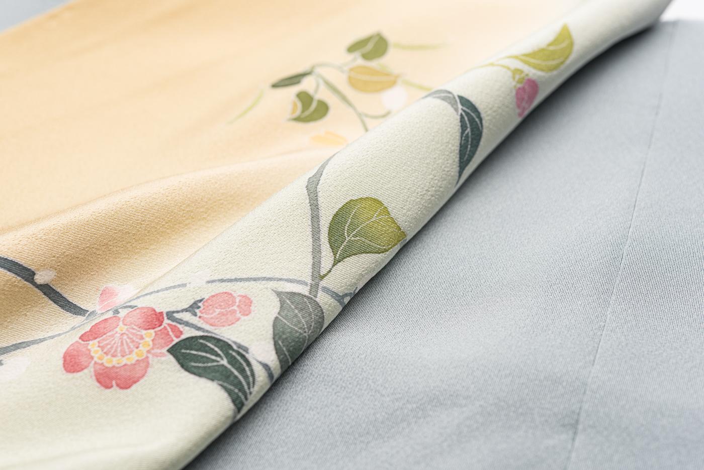 未使用品 訪問着 ベージュ ブラウン濃淡 綸子地 枝花 身丈161.5cm 正絹 未使用品 訪問着 ベージュ ブラウン濃淡 綸子地 枝花 身丈161.5cm 正絹