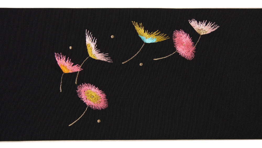 名古屋帯 刺繍 綿毛 たんぽぽ 黒 ピンク 花 塩瀬 レトロ モダン