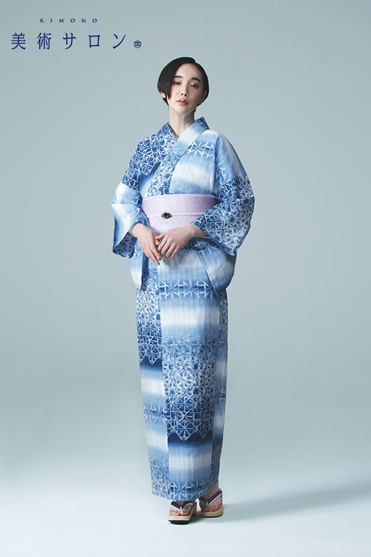 【新品、未使用】東京本板染 藍染綿紅梅浴衣 (着物のみの販売) 銀座【D-2883】（細め）東京本長板染め 絹紅梅 浴衣 濃鼠色 芝や