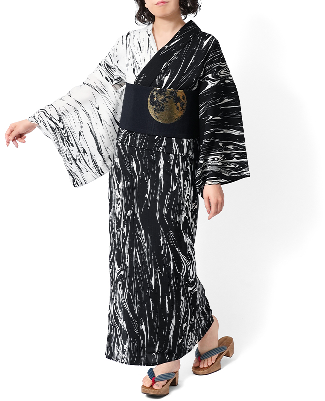 NICOLE セオアルファ 黒地 薔薇柄 浴衣 単品 NICOLE セオアルファ 黒地 薔薇柄 浴衣 単品 NICOLE セオ