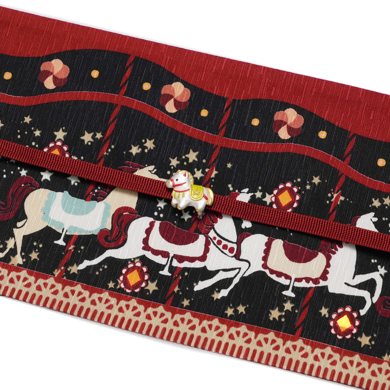 半幅帯 WAKKA 回転木馬 メリーゴーランド 馬 花柄 黒 赤 カラフル
