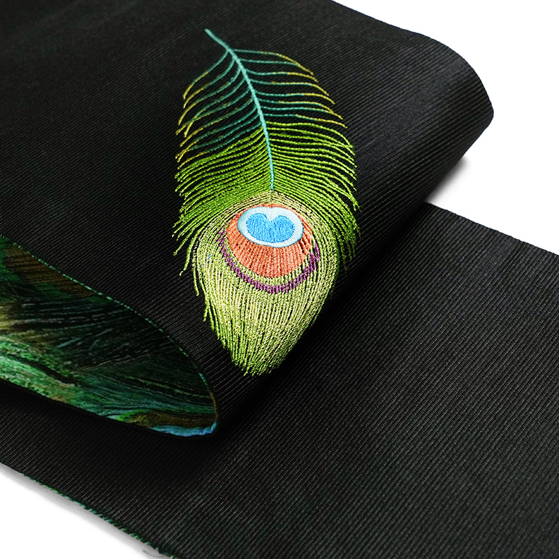 撫松庵 半幅帯 孔雀の羽根 緑 青 黄色 黒 刺繍 リバーシブル 変り結び