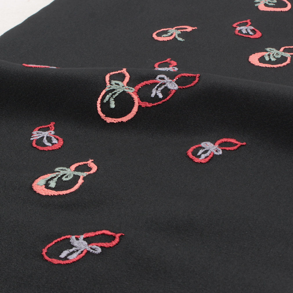 刺繍半襟