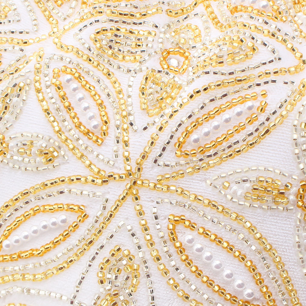 Kisste（キステ） ビーズバッグ 手刺繍 国産グラスビーズ 白 七宝に華