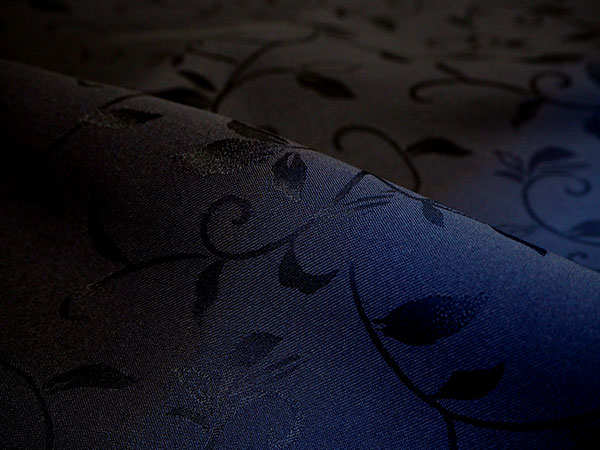 着物 雨コート 反物 紫黒 濃藍 縦ぼかし 二部式 一部式 セミオーダー 仕立て付き 撥水加工 雨具 おしゃれ コート 女性用 レディース アウター 和装｜kimono-kyoukomati｜02